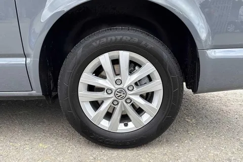 PJ74NXM Volkswagen Transporter 2.0 TDI 110 Highline Van Thumbnail #22