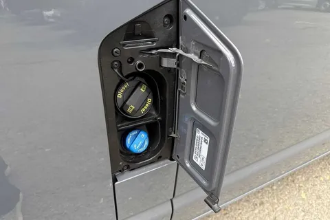 PJ74NXM Volkswagen Transporter 2.0 TDI 110 Highline Van Thumbnail #44