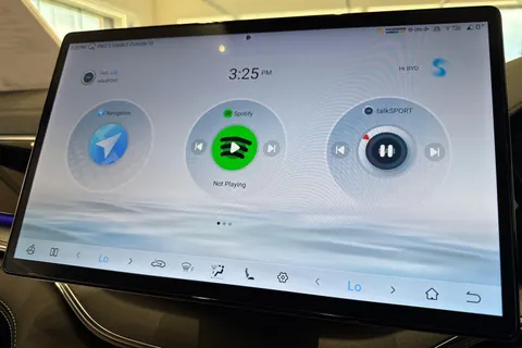 DG75PGY BYD Seal U 1.5 DM-i 26.6kWh Comfort CVT Auto Euro 6 (s/s) 5dr Thumbnail #11