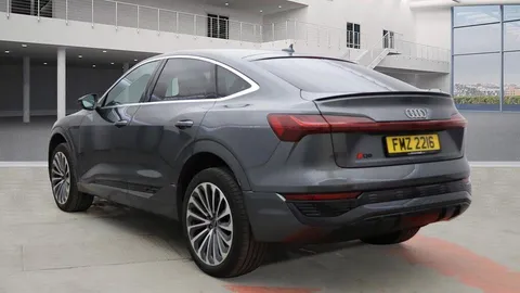 FMZ2216 Audi Q8 e-tron Sportback S line 50 e-tron quattro 250,00 kW Thumbnail #3