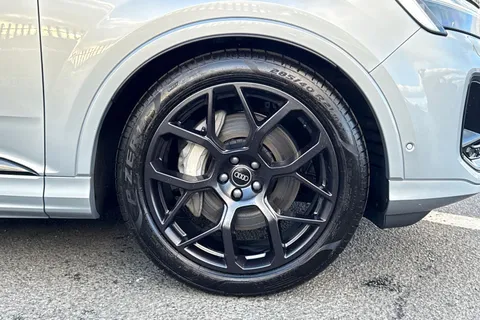 PX75YJH Audi Q7 3.0 TFSI Quattro 340 Black Edition 5dr Tiptronic Thumbnail #10