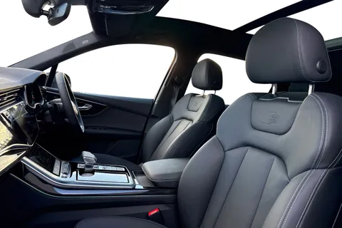 PX75YJH Audi Q7 3.0 TFSI Quattro 340 Black Edition 5dr Tiptronic Thumbnail #15