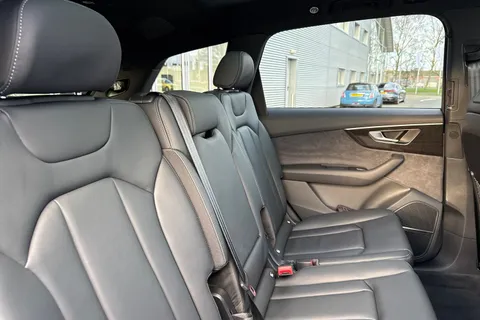 PX75YJH Audi Q7 3.0 TFSI Quattro 340 Black Edition 5dr Tiptronic Thumbnail #18