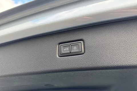 PX75YJH Audi Q7 3.0 TFSI Quattro 340 Black Edition 5dr Tiptronic Thumbnail #36