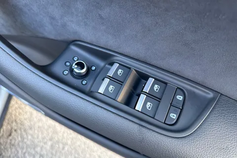 PX75YJH Audi Q7 3.0 TFSI Quattro 340 Black Edition 5dr Tiptronic Thumbnail #48