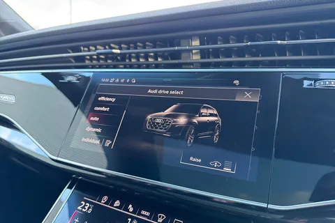 PX75YJH Audi Q7 3.0 TFSI Quattro 340 Black Edition 5dr Tiptronic Thumbnail #51