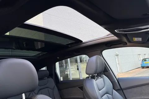 PX75YJH Audi Q7 3.0 TFSI Quattro 340 Black Edition 5dr Tiptronic Thumbnail #53