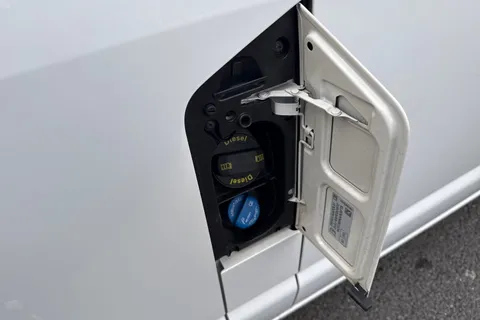 PK74OEO Volkswagen Transporter 2.0 BiTDI 204 Highline Van DSG Thumbnail #42