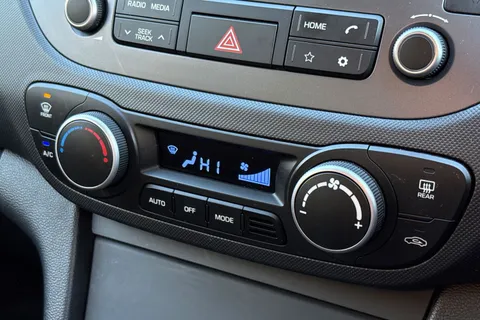 EA68OMC Hyundai I10 1.0 Premium 5dr Thumbnail #20