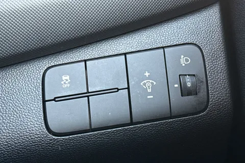 EA68OMC Hyundai I10 1.0 Premium 5dr Thumbnail #36