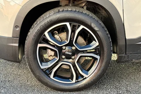 BX25NHD Jeep Avenger 1.2 e-Hybrid Summit 5dr DCT Thumbnail #14