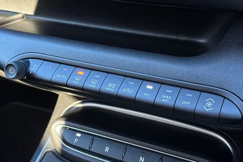 BX25NHD Jeep Avenger 1.2 e-Hybrid Summit 5dr DCT Thumbnail #20