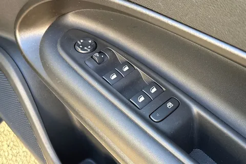 BX25NHD Jeep Avenger 1.2 e-Hybrid Summit 5dr DCT Thumbnail #22