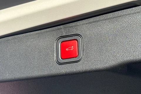 BX25NHD Jeep Avenger 1.2 e-Hybrid Summit 5dr DCT Thumbnail #27