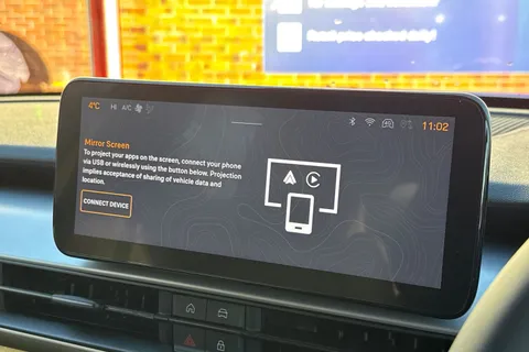 BX25NHD Jeep Avenger 1.2 e-Hybrid Summit 5dr DCT Thumbnail #43