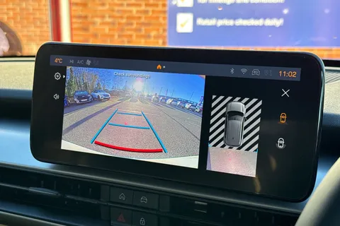 BX25NHD Jeep Avenger 1.2 e-Hybrid Summit 5dr DCT Thumbnail #44