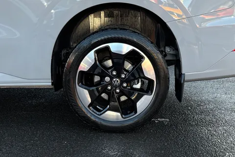 BL75WLG Volkswagen Transporter 2.0 TDI 150PS Commerce Pro Van Auto-Tailgate Thumbnail #10