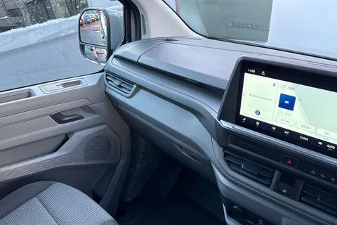 BT75AVO Volkswagen Transporter 2.0 TDI 150PS Commerce Pro Van Auto-Tailgate Thumbnail #19