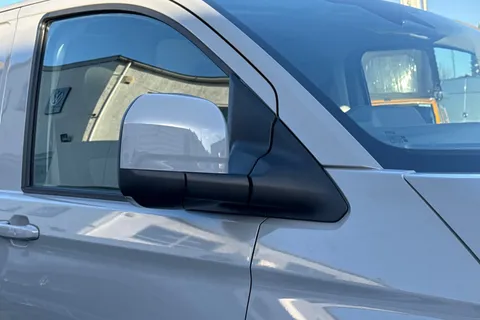 BL75WLG Volkswagen Transporter 2.0 TDI 150PS Commerce Pro Van Auto-Tailgate Thumbnail #26