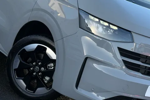 BT75AVO Volkswagen Transporter 2.0 TDI 150PS Commerce Pro Van Auto-Tailgate Thumbnail #28