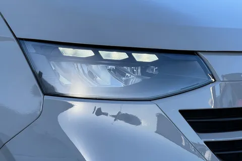 BL75WLG Volkswagen Transporter 2.0 TDI 150PS Commerce Pro Van Auto-Tailgate Thumbnail #27