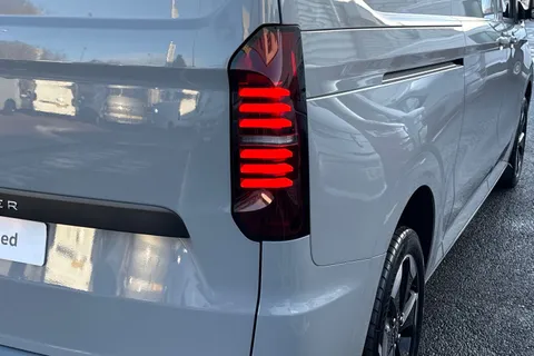 BT75AVO Volkswagen Transporter 2.0 TDI 150PS Commerce Pro Van Auto-Tailgate Thumbnail #36