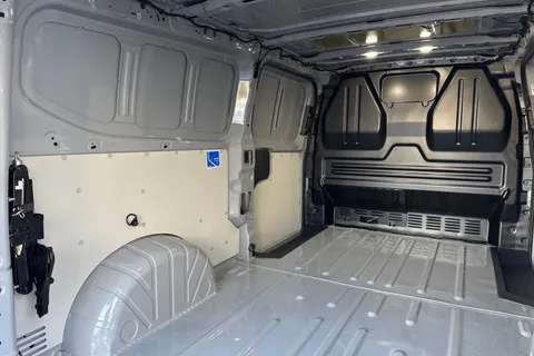 BL75WLG Volkswagen Transporter 2.0 TDI 150PS Commerce Pro Van Auto-Tailgate Thumbnail #39