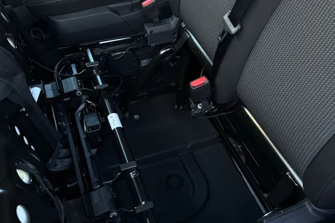 BL75WLG Volkswagen Transporter 2.0 TDI 150PS Commerce Pro Van Auto-Tailgate Thumbnail #51