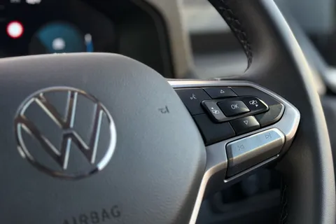 BL75WLG Volkswagen Transporter 2.0 TDI 150PS Commerce Pro Van Auto-Tailgate Thumbnail #60