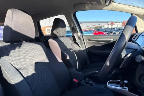 SR69JZV Honda Jazz 1.3 i-VTEC SE CVT Euro 6 (s/s) 5dr Thumbnail #23