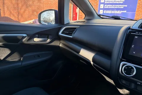 SR69JZV Honda Jazz 1.3 i-VTEC SE CVT Euro 6 (s/s) 5dr Thumbnail #41