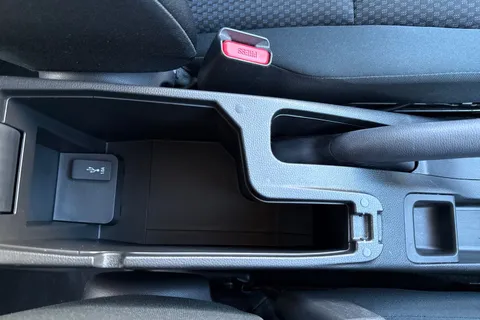 SR69JZV Honda Jazz 1.3 i-VTEC SE CVT Euro 6 (s/s) 5dr Thumbnail #42