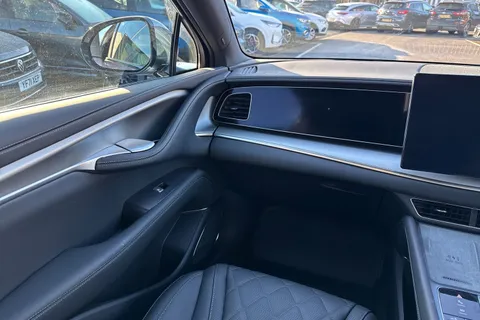 LJ74TWT BYD Sealion 7 82.5kWh Design Auto AWD 5dr Thumbnail #14