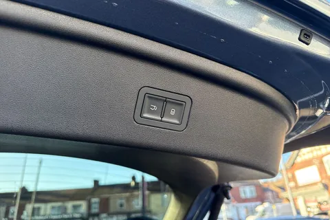 LJ74TWT BYD Sealion 7 82.5kWh Design Auto AWD 5dr Thumbnail #27