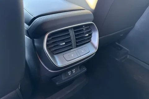 LJ74TWT BYD Sealion 7 82.5kWh Design Auto AWD 5dr Thumbnail #28