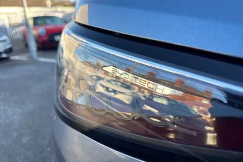 LJ74TWT BYD Sealion 7 82.5kWh Design Auto AWD 5dr Thumbnail #32