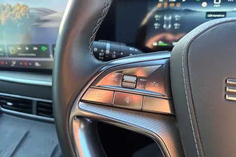 LJ74TWT BYD Sealion 7 82.5kWh Design Auto AWD 5dr Thumbnail #34