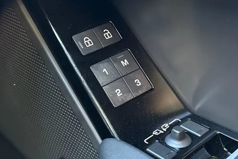 KP24CZN Land Rover Range Rover Velar 3.0 D300 Dynamic SE 5dr Thumbnail #26