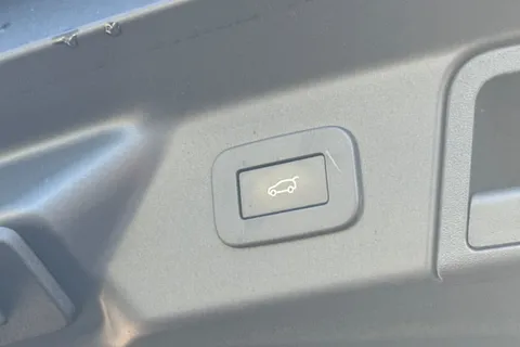 KP24CZN Land Rover Range Rover Velar 3.0 D300 Dynamic SE 5dr Thumbnail #32