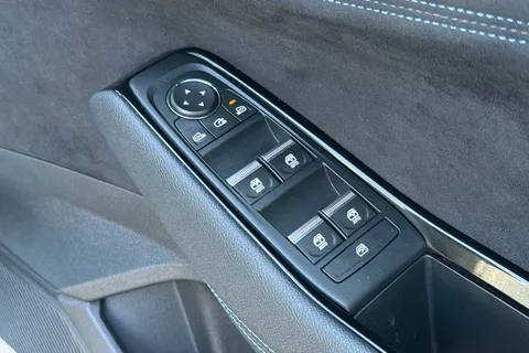 MH24DDJ Renault Austral 1.2 E-TECH techno esprit Alpine Auto Euro 6 (s/s) 5dr Thumbnail #20