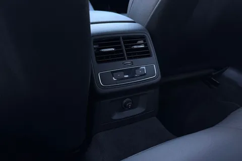 FV71WNM Audi A4 Sport Edition 40 TFSI  204 PS S tronic Thumbnail #30