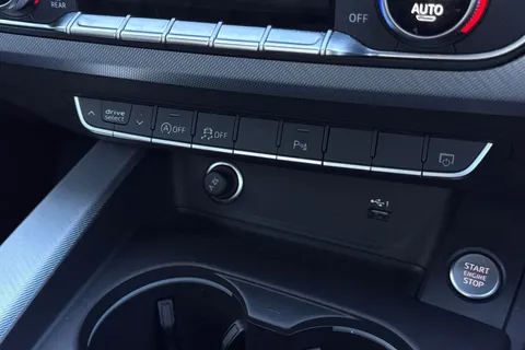 FV71WNM Audi A4 Sport Edition 40 TFSI  204 PS S tronic Thumbnail #32