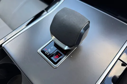 VX23TZB Land Rover R-Rover Velar Dyn Hse D M 3.0 D300 MHEV Dynamic HSE SUV 5dr Diesel Auto 4WD Euro 6 (s/s) (300 ps) Thumbnail #23