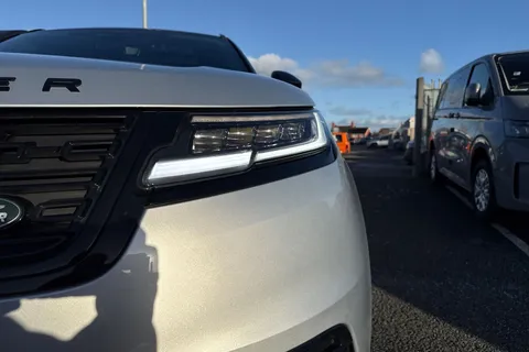 VX23TZB Land Rover R-Rover Velar Dyn Hse D M 3.0 D300 MHEV Dynamic HSE SUV 5dr Diesel Auto 4WD Euro 6 (s/s) (300 ps) Thumbnail #32