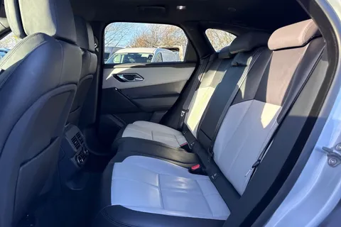VX23TZB Land Rover R-Rover Velar Dyn Hse D M 3.0 D300 MHEV Dynamic HSE SUV 5dr Diesel Auto 4WD Euro 6 (s/s) (300 ps) Thumbnail #34