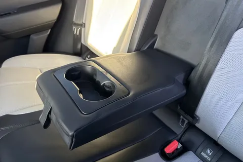 VX23TZB Land Rover R-Rover Velar Dyn Hse D M 3.0 D300 MHEV Dynamic HSE SUV 5dr Diesel Auto 4WD Euro 6 (s/s) (300 ps) Thumbnail #37