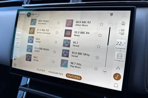 VX23TZB Land Rover R-Rover Velar Dyn Hse D M 3.0 D300 MHEV Dynamic HSE SUV 5dr Diesel Auto 4WD Euro 6 (s/s) (300 ps) Thumbnail #52