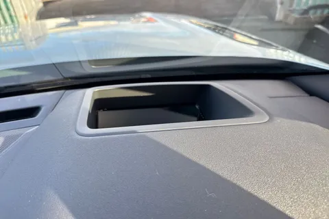 VX23TZB Land Rover R-Rover Velar Dyn Hse D M 3.0 D300 MHEV Dynamic HSE SUV 5dr Diesel Auto 4WD Euro 6 (s/s) (300 ps) Thumbnail #56