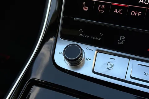  Audi RS Q8 4.0 TFSI V8 Performance Carbon Vorsprung Tiptronic quattro Euro 6 (s/s) 5dr Thumbnail #44