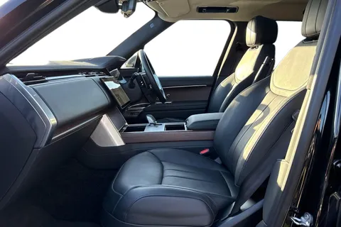 KS24WCK Land Rover Range Rover 3.0 P460e HSE 5dr Thumbnail #4